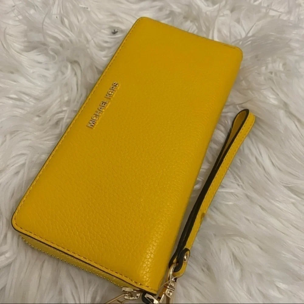 New Michael Kors jet set travel large continental wallet - Picture 9 of 10